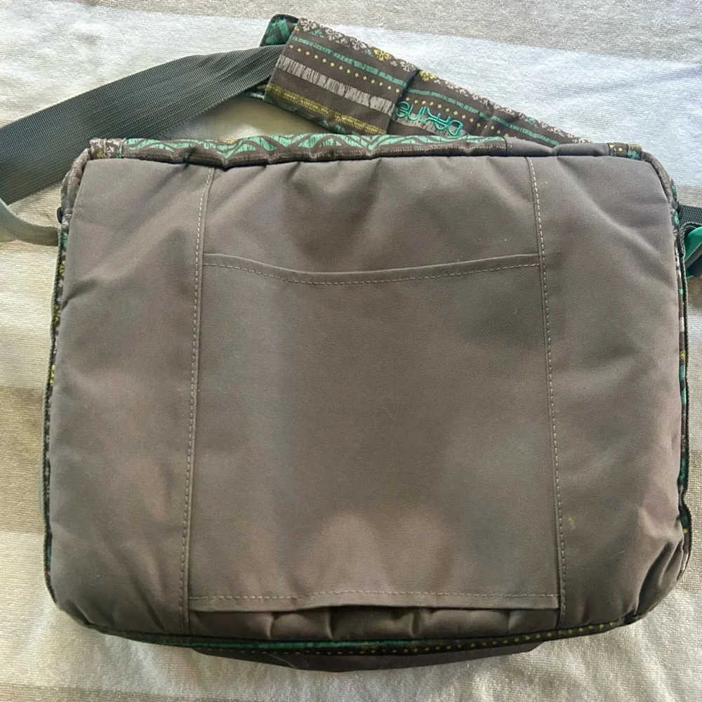Dakine super versatile